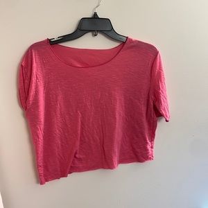 Cropped pink tee